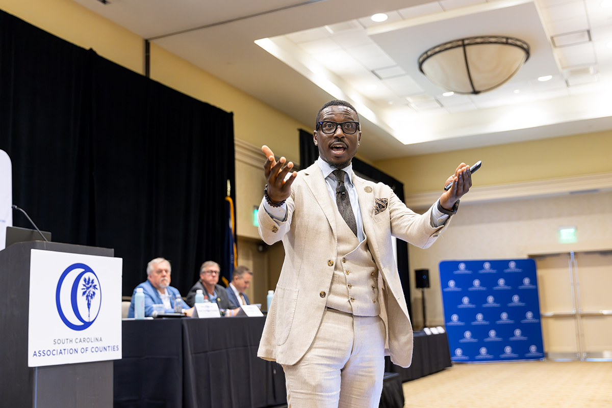 SCAC's keynote speaker Michael Bonner addresses the audience during the General Assembly.