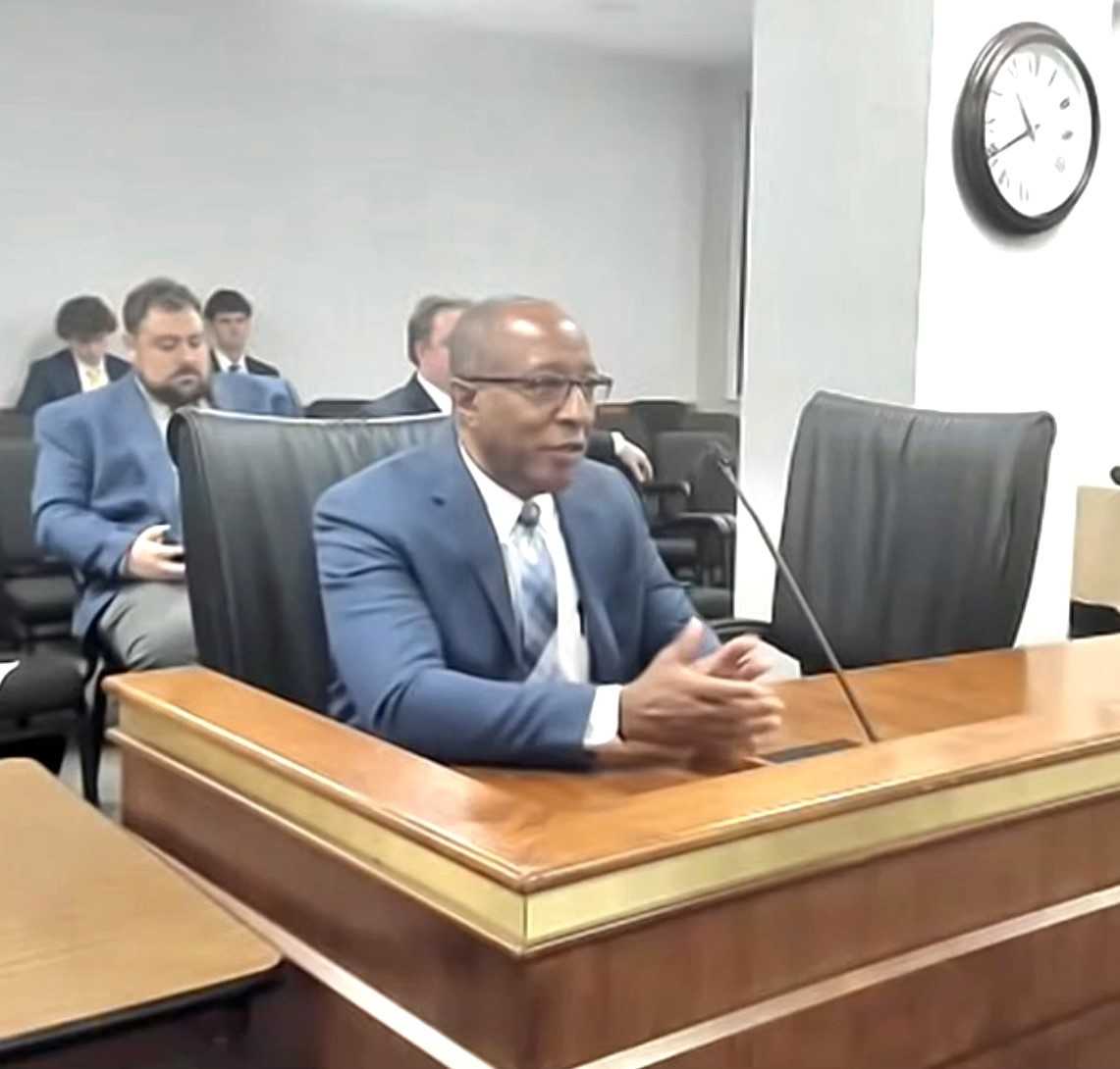 SCAC Director of Governmental Affairs Kent Lesesne testifies during a Senate Judiciary subcommittee.